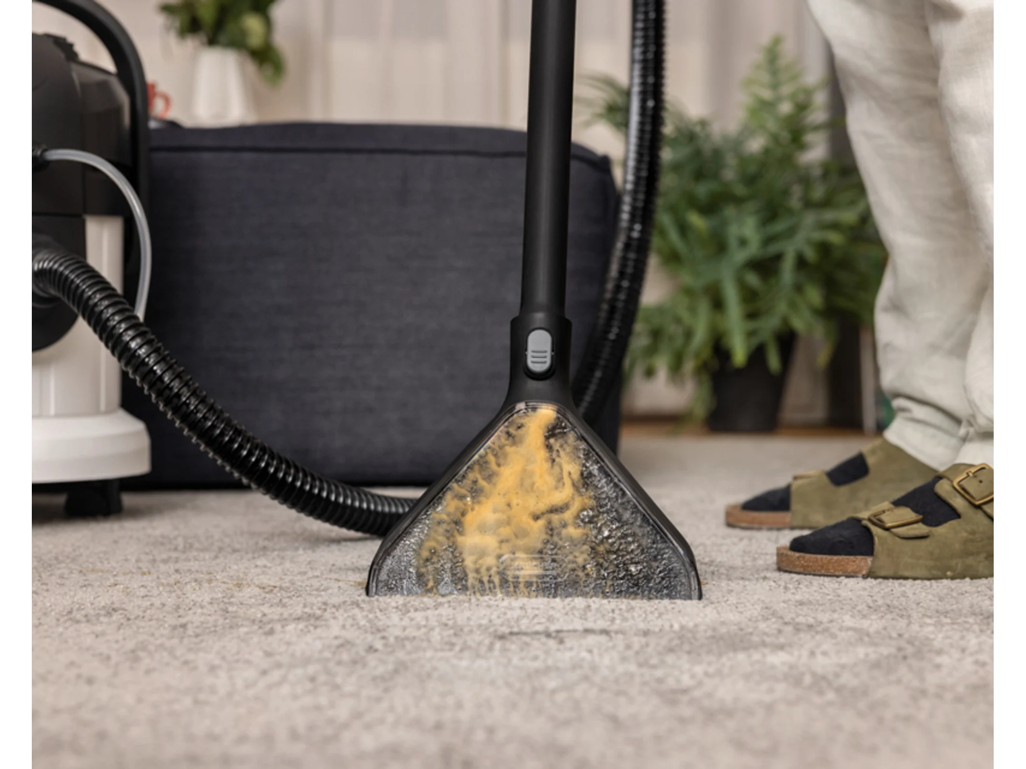 Karcher-Usisivac-za-suvo-i-mokro-usisavanje-SE-4-1.081-150.0-2